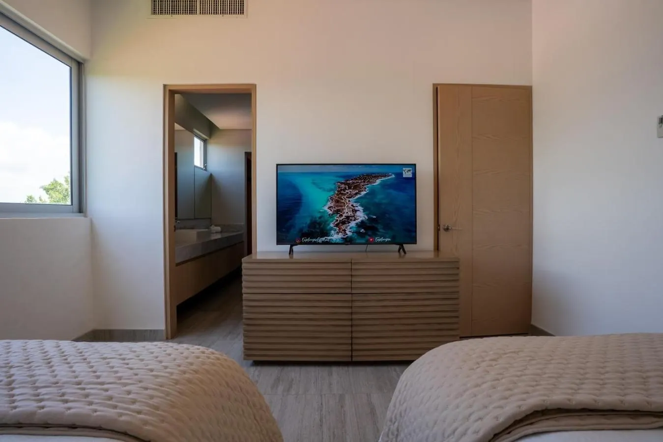 3Br Luxury Condo W/ Private Rooftop Pool & Gym プレヤデルカーメン 0*,  メキシコ