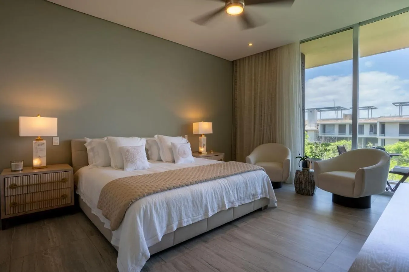 アパート 3Br Luxury Condo W/ Private Rooftop Pool & Gym プレヤデルカーメン